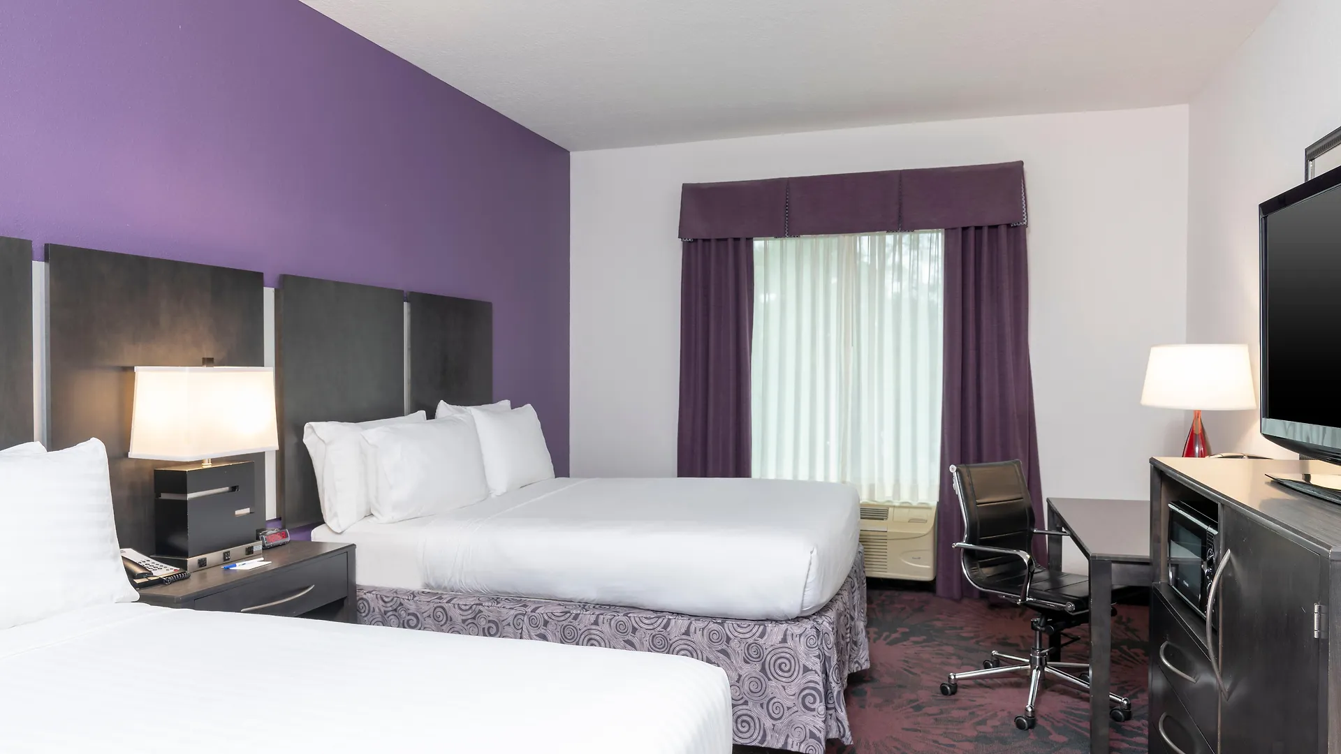 Holiday Inn Express & Suites Columbus - Polaris, An Ihg Hotel 3*,