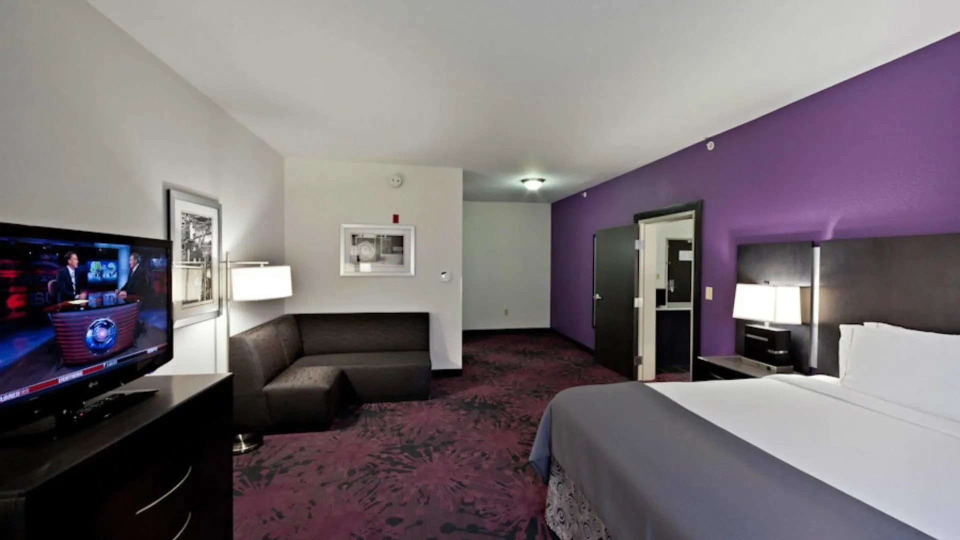 Holiday Inn Express & Suites Columbus - Polaris, An Ihg Hotel 3*,  United States